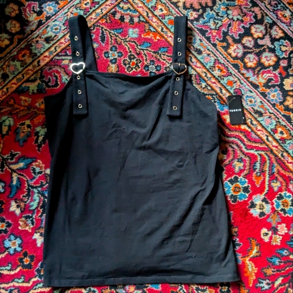 Torrid Plus Size Foxy Scoop Neck Heart Buckle Strap Tank - 2 - Picture 7 of 9